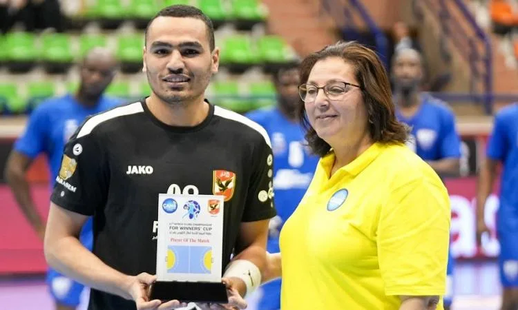 كاستيلو يتألق كأفضل لاعب في لقاء الأهلي وكينشاسا بكأس الكؤوس الإفريقية لكرة اليد كاستيلو يتألق كأفضل لاعب في لقاء الأهلي وكينشاسا بكأس الكؤوس الإفريقية لكرة اليد