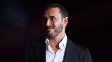 كاظم الساهر يعلق لأول مرة بعد ظهوره بمظهر شبابي والجمهور يشيد بجاذبيته