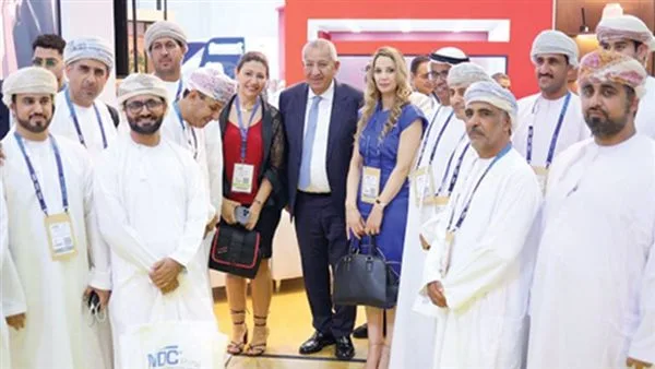 كامل أبوعلى يتسلم شهادات الجودة لمنتجعات الباتروس للفنادق فى سوق السفر العربى بدبى