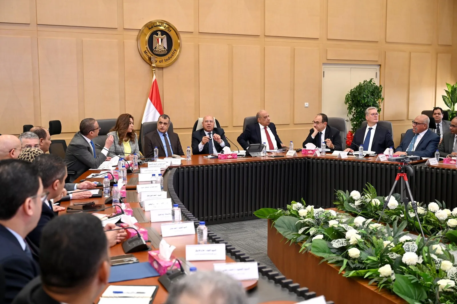 “كامل الوزير”: تعزيز الرقابة على السلع والمنتجات المحلية والمستوردة لضمان الجودة وحماية المستهلك “كامل الوزير”: تعزيز الرقابة على السلع والمنتجات المحلية والمستوردة لضمان الجودة وحماية المستهلك