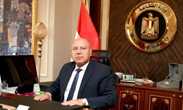 كامل الوزير يؤكد استمرار جهود النهوض بالصناعة المصرية وتحفيز الاستثمار الصناعي
