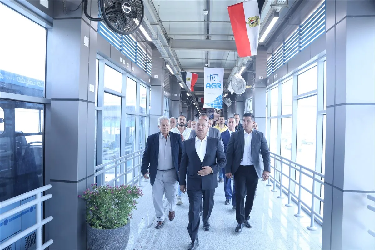 كامل الوزير يؤكد على أهمية الالتزام بالمعايير القانونية في نشر الإعلانات على الطريق العام