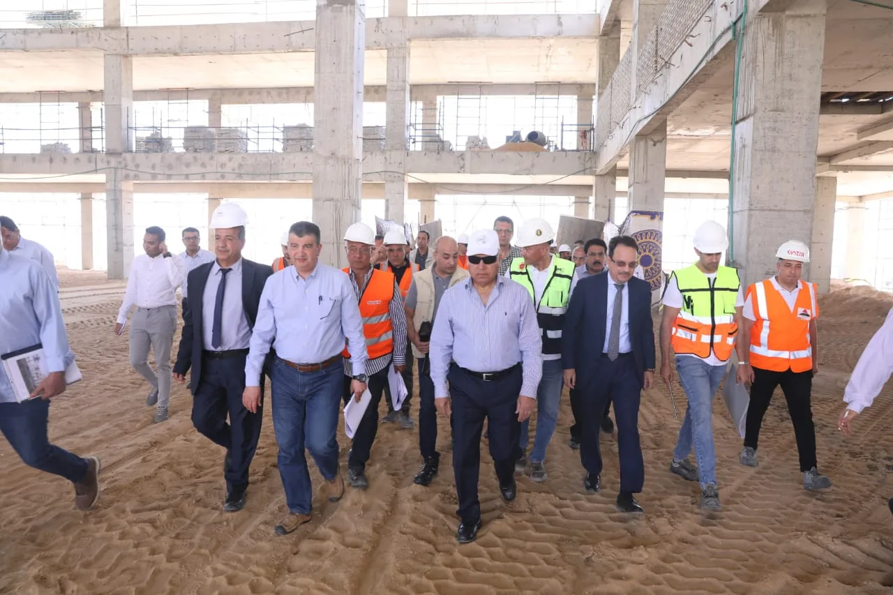 كامل الوزير يزور الخط الثاني للسكك الحديدية السريعة من القاهرة إلى المنيا كامل الوزير يزور الخط الثاني للسكك الحديدية السريعة من القاهرة إلى المنيا