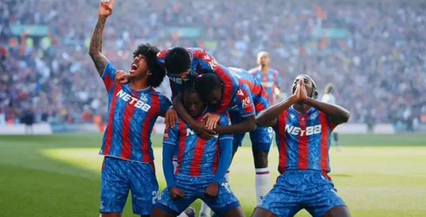 كريستال بالاس يتفوق على مانشستر سيتي وينال لقب كأس الاتحاد الإنجليزي للمرة الأولى في تاريخه كريستال بالاس يتفوق على مانشستر سيتي وينال لقب كأس الاتحاد الإنجليزي للمرة الأولى في تاريخه