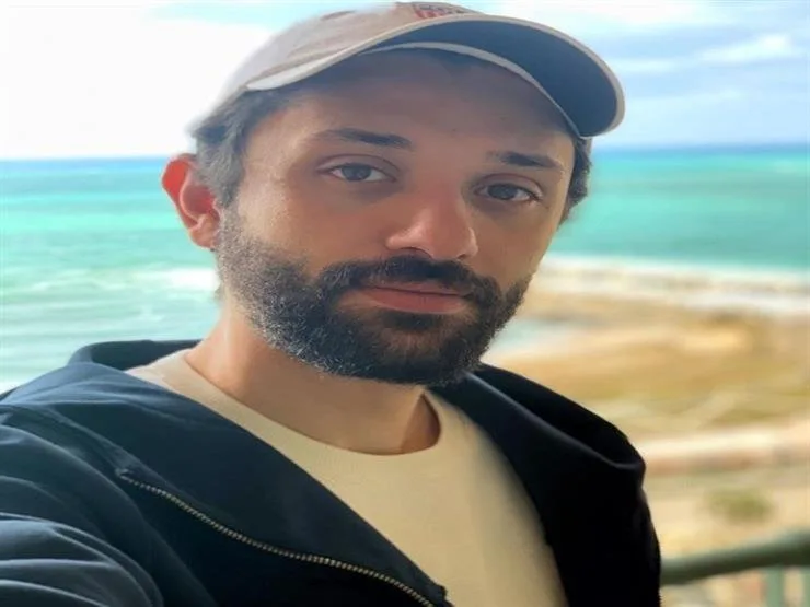 كريم محمود عبد العزيز يشارك تفاصيل آخر لقاء له مع أحمد زكي | فيديو كريم محمود عبد العزيز يشارك تفاصيل آخر لقاء له مع أحمد زكي | فيديو