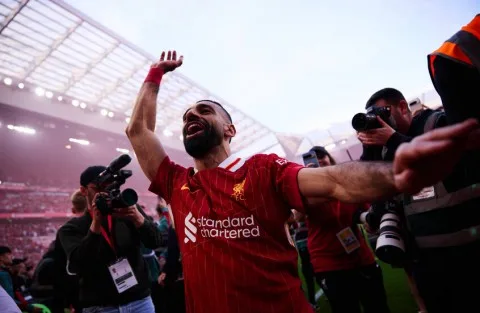 كشف الغموض حول مشاركة محمد صلاح رغم تأكيد الفوز بالدوري الإنجليزي كشف الغموض حول مشاركة محمد صلاح رغم تأكيد الفوز بالدوري الإنجليزي