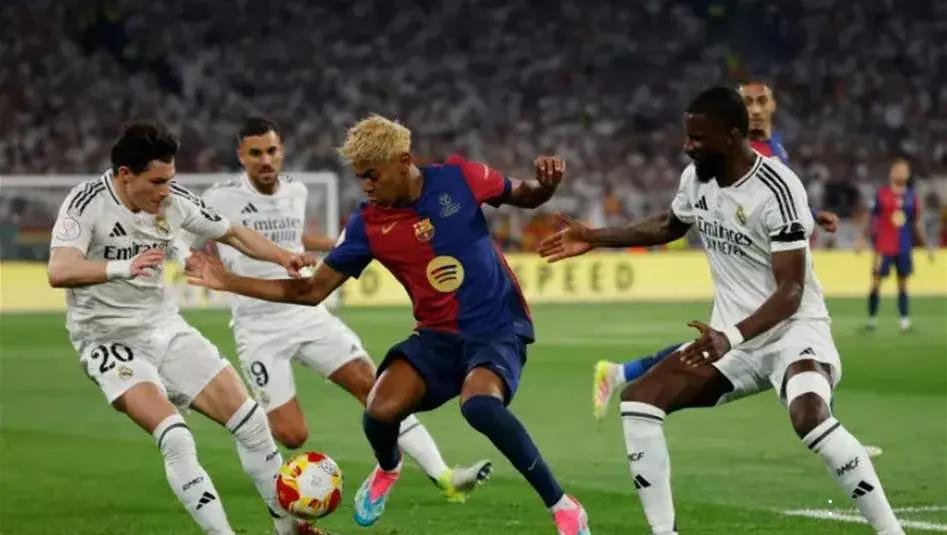 كلاسيكو الأرض: كل ما تحتاج معرفته عن مواجهة الأحد بين برشلونة وريال مدريد