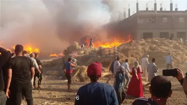 كلاكيت تاني مرة.. حريق كبير في شونة كتان بسمنود بالغربية والدفع بـ 6 سيارات إطفاء