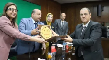 كلية الاقتصاد والعلوم السياسية بجامعة القاهرة تقيم معرض التوظيف 2025