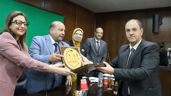 كلية الاقتصاد والعلوم السياسية بجامعة القاهرة تقيم معرض التوظيف لعام 2025 كلية الاقتصاد والعلوم السياسية بجامعة القاهرة تقيم معرض التوظيف لعام 2025