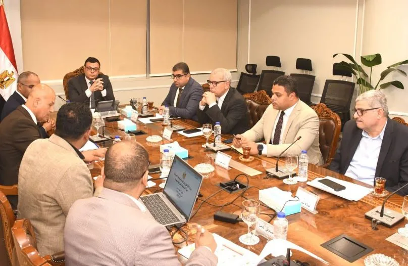 وزير الإسكان يراقب نظام المياه في مدينتي شرق وغرب القاهرة استعداداً لفصل الصيف وزير الإسكان يراقب نظام المياه في مدينتي شرق وغرب القاهرة استعداداً لفصل الصيف