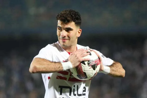 كواليس ظهور زيزو داخل الزمالك قبل جلسة التحقيق.. «يضحك مع العمال»