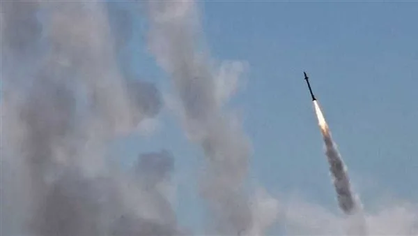 كوريا الشمالية تطلق صواريخ باليستية.. نظيرتها الجنوبية تجمع المعلومات مع اليابان وأمريكا