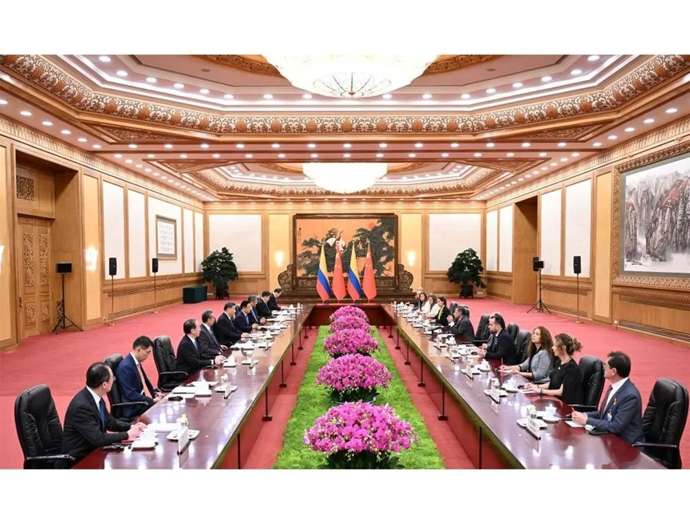 كولومبيا تُعلن انضمامها لمبادرة “الحزام والطريق” الصينية