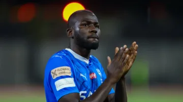 كوليبالي في مقدمة المغادرين من الهلال.. والإعلان عن اللاعب البديل.