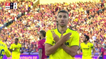 كوميسانا يحرز هدف التعادل لفياريال ضد برشلونة