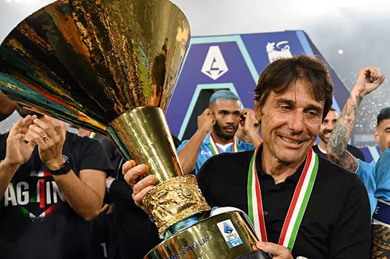 كونتي وكابيلو: معركة قانونية لتحديد المدرب الأبرز في تاريخ الدوري الإيطالي