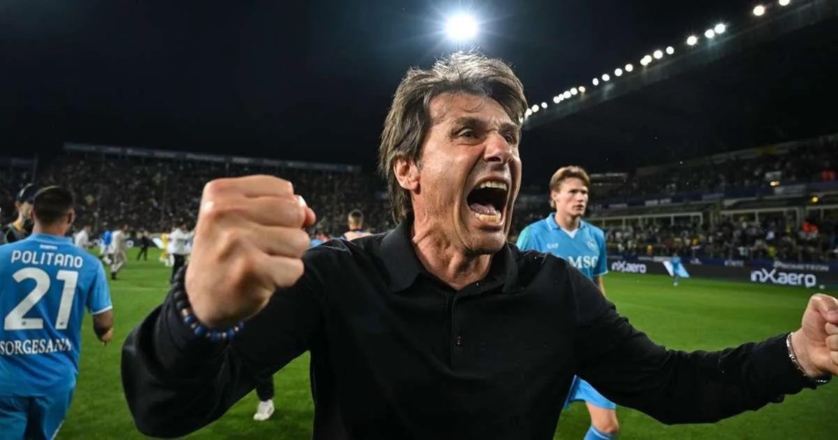 كونتي يكتب فصلًا جديدًا في التاريخ بعد فوز نابولي بلقب الدوري الإيطالي كونتي يكتب فصلًا جديدًا في التاريخ بعد فوز نابولي بلقب الدوري الإيطالي
