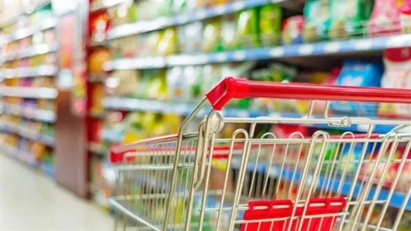 كيف نجحت وزارة التموين في خفض سعر السلع الأساسية وضبط الأسواق؟