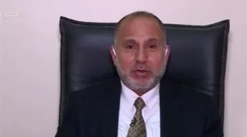 كيف يؤثر القلق الاجتماعي على حياتك؟.. توضيحات من أستاذ الطب النفسي