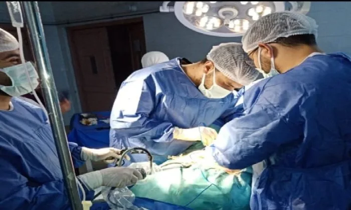 لأول مرة.. إجراء عملية استئصال رحم بالمنظار في مستشفى إدكو المركزي بالبحيرة لأول مرة.. إجراء عملية استئصال رحم بالمنظار في مستشفى إدكو المركزي بالبحيرة