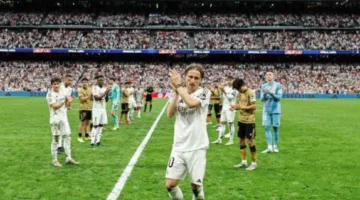«لا تحزنوا بل ابتسموا».. كيف ودع لوكا مودريتش مشجعي ريال مدريد بعد مباراة سوسيداد؟