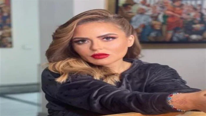 “لا تسمح للحياة أن تؤثر على ابتسامتك” .. مها الصغير تظهر مجددًا بعد انفصالها عن أحمد السقا