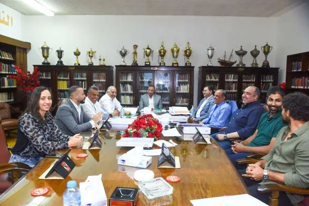 لا تفوتك: نزاع ريفيرو مع إدارة الأهلي ومفاجآت من بيراميدز والزمالك وتطور زيزو