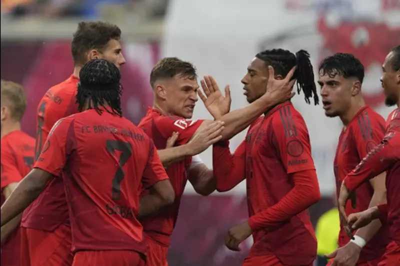 لاعب بايرن ميونخ يتمسك بالبقاء: أنا أستمتع بالفريق وزملائي. لاعب بايرن ميونخ يتمسك بالبقاء: أنا أستمتع بالفريق وزملائي.