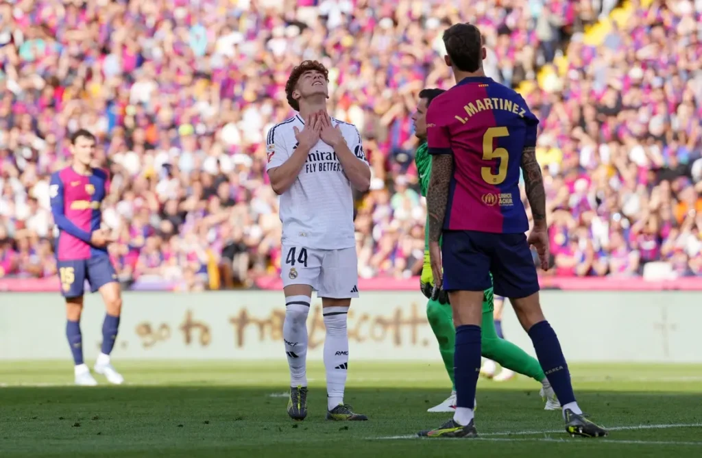 لاعب ريال مدريد يوقف التعليقات على إنستغرام بسبب إهانات من الجماهير.