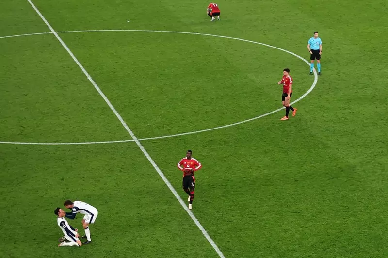 لاعب مانشستر يونايتد: نهاية مؤسفة لموسم سيئ.. وأموريم هو الرجل المناسب في الوقت الحالي. لاعب مانشستر يونايتد: نهاية مؤسفة لموسم سيئ.. وأموريم هو الرجل المناسب في الوقت الحالي.
