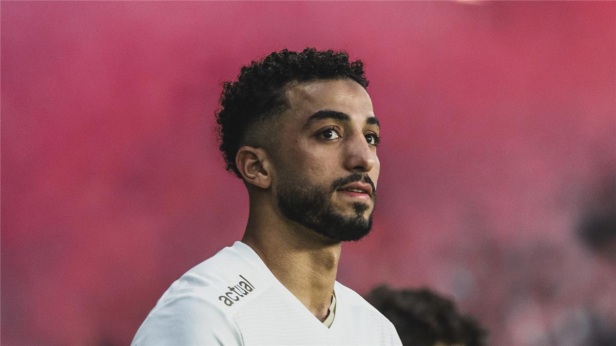 لاعبو نيس يدعمون محمد عبد المنعم قبل مباراة ريمس في الدوري الفرنسي لاعبو نيس يدعمون محمد عبد المنعم قبل مباراة ريمس في الدوري الفرنسي