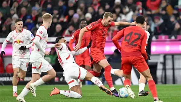 لايبزيج يباغت بايرن ميونيخ بهدفين في الشوط الأول بالدوري الألماني
