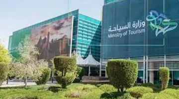لتفادي العقوبات، وزارة السياحة تؤكد على أهمية التزام منشآت الضيافة بالحصول على الترخيص اللازم.