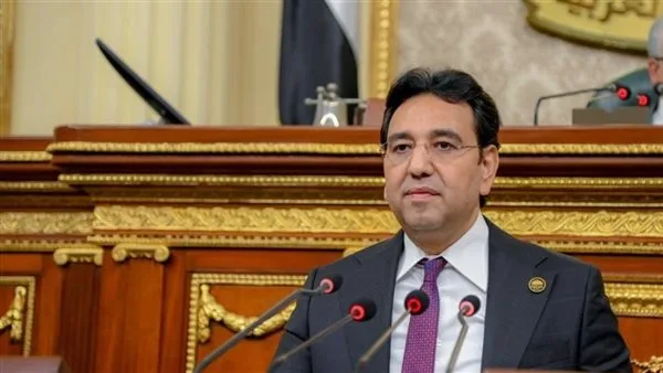 طلب استدعاء حول تلاعب في عسل النحل بالأسواق.. ونائب يحذر: يمثل خطرًا على صحة المصريين طلب استدعاء حول تلاعب في عسل النحل بالأسواق.. ونائب يحذر: يمثل خطرًا على صحة المصريين