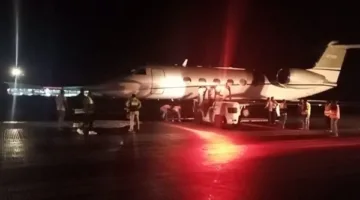 لحظات مثيرة.. حادث خطير يطال طائرة رئيس ليبيريا