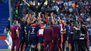 لحظة فوز باريس سان جيرمان بلقب الدوري الفرنسي 2024/2025