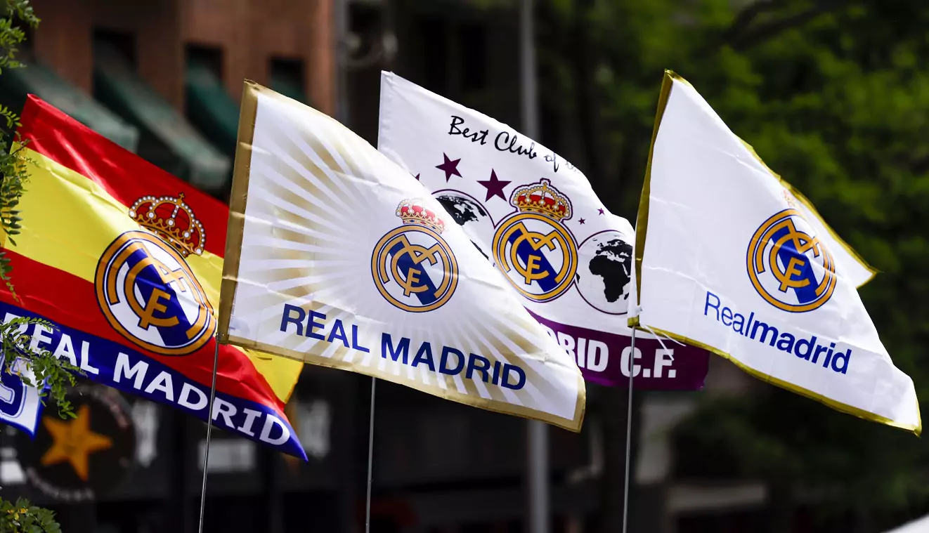 لحل أزمة الظهير.. ريال مدريد يدرس استعادة نجمه من عملاق إيطاليا
