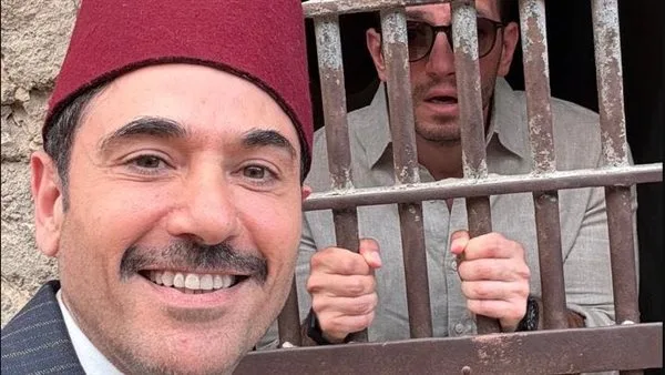 لقطة من كواليس ‘فرقة الموت’ تثير حماس المشاهدين.. وأحمد عز يتحدى ‘خُط الصعيد’ لقطة من كواليس ‘فرقة الموت’ تثير حماس المشاهدين.. وأحمد عز يتحدى ‘خُط الصعيد’