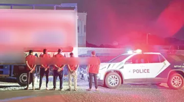 للمرة الثانية خلال 48 ساعة.. القبض على 20 شخصًا يقومون بنقل 60 حاجًا بطريقة غير قانونية في مكة