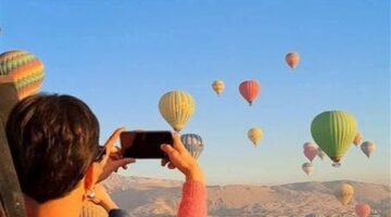 لليوم الثالث.. الرياح الشديدة توقف رحلات البالون الطائر في الأقصر
