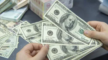 لماذا انخفضت قيمة الجنيه؟ إليك ما يمكن توقعه بشأن سعر الدولار في مصر خلال الأسابيع القادمة.
