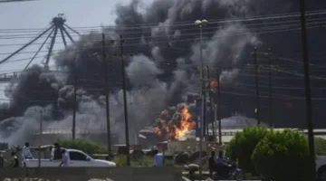  لماذا يقصف “الدعم السريع” “بورتسودان” تحديدا بـ”المسيرات”؟: رسائل “الخرطوم” لبعض “الأصدقاء” تتحدث عن “مساعدة تقنية” تحصل عليها” الطائرات التخريبية” وشكوك بأن بعضها مرسل من  الخارج ..الجيش “يحسم” والمشكلة تتحول إلى”أمنية”