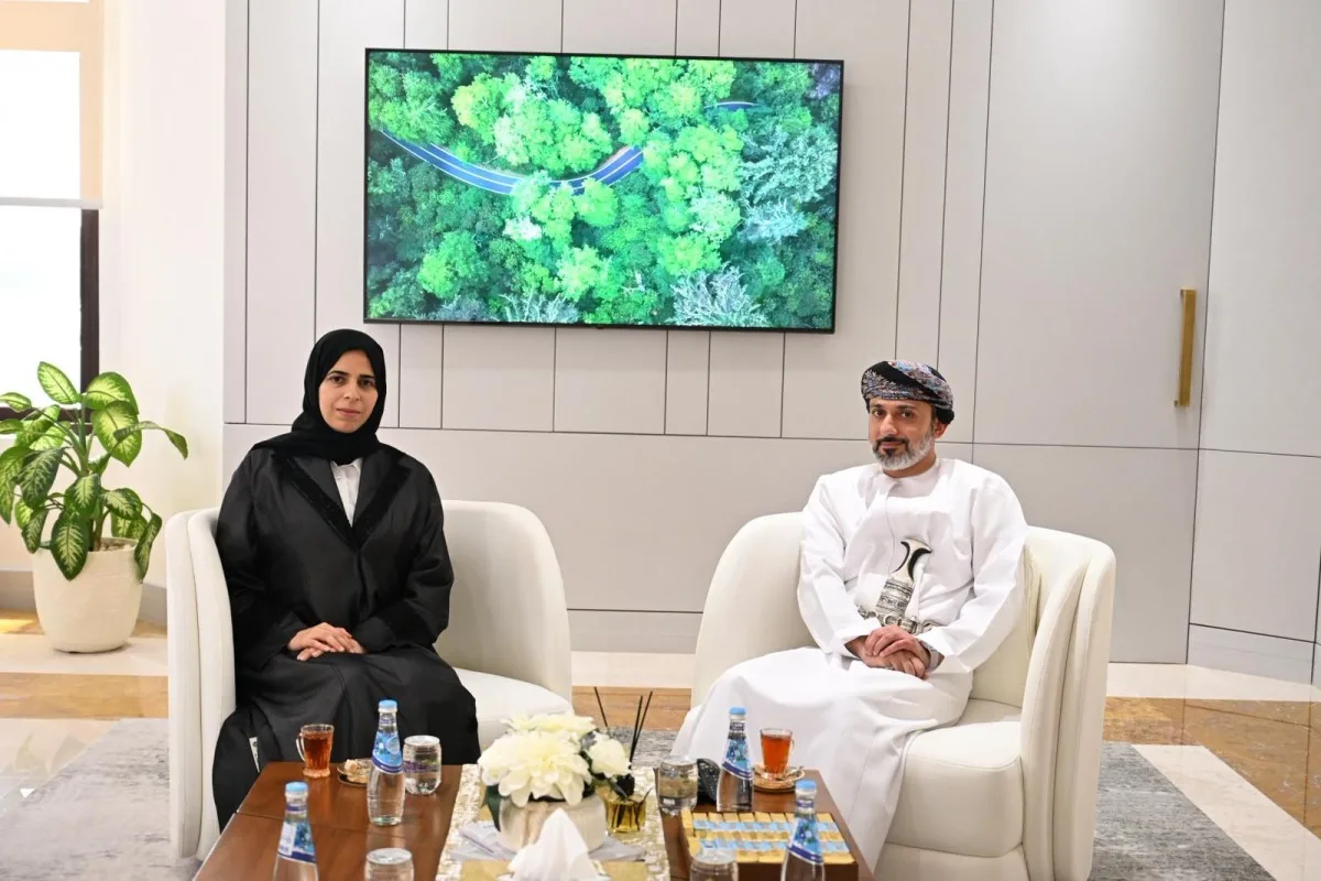 لولوة الخاطر تعبر عن تعازيها في وفاة والدة زوجة سلطان عمان لولوة الخاطر تعبر عن تعازيها في وفاة والدة زوجة سلطان عمان