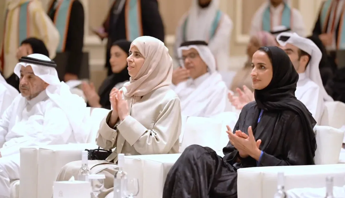 لولوة الخاطر: نحتفل بفخر بتخرج 133 معلمًا ومعلمة من برنامج “علّم لأجل قطر” لولوة الخاطر: نحتفل بفخر بتخرج 133 معلمًا ومعلمة من برنامج “علّم لأجل قطر”
