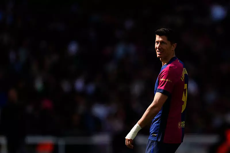 ليفاندوفسكي يستهدف المئوية الأولى مع برشلونة