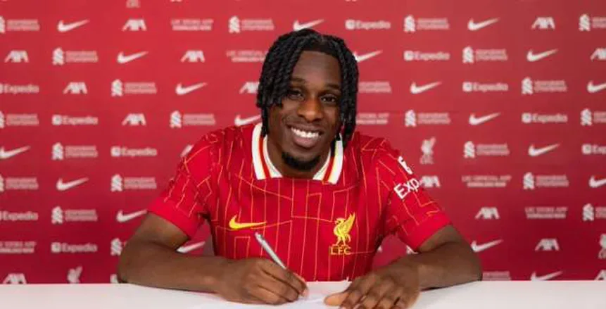 ليفربول يعلن بشكل رسمي عن التعاقد مع لاعب بديل لأرنولد لتعزيز تشكيل الفريق.