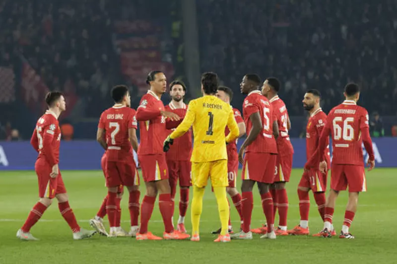 ليفربول ينهي الدوري الإنجليزي بلا هزيمة منذ هزيمته القاسية أمام ستوك سيتي. ليفربول ينهي الدوري الإنجليزي بلا هزيمة منذ هزيمته القاسية أمام ستوك سيتي.