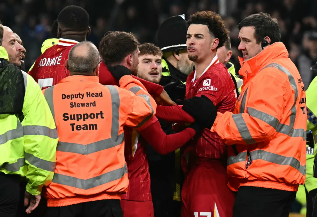 ليفربول يودع جوديسون برسالة إلى إيفرتون: هنا تنافسنا وتعاوننا ليفربول يودع جوديسون برسالة إلى إيفرتون: هنا تنافسنا وتعاوننا