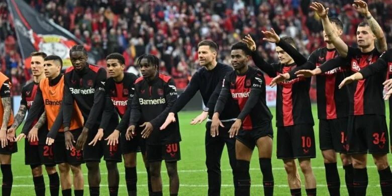 ليفركوزن يتطلع للتعاقد مع جولر ونيكو باز في صفقة مدربه ألونسو إلى ريال مدريد. ليفركوزن يتطلع للتعاقد مع جولر ونيكو باز في صفقة مدربه ألونسو إلى ريال مدريد.